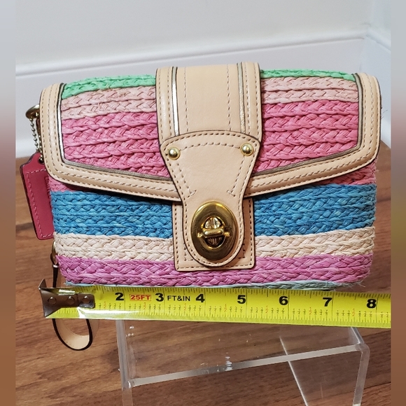 Coach Straw Mulitcolor Leather Trim Limited Edition Turnlock Wristlet Wallet - Picture 6 of 6